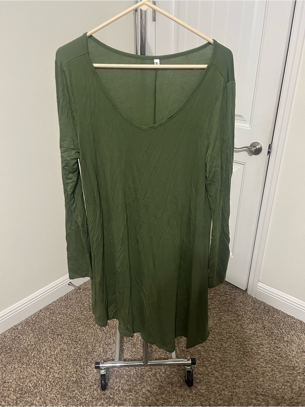 Women's Olive Green Long-Sleeve Scoop Neck Tunic
